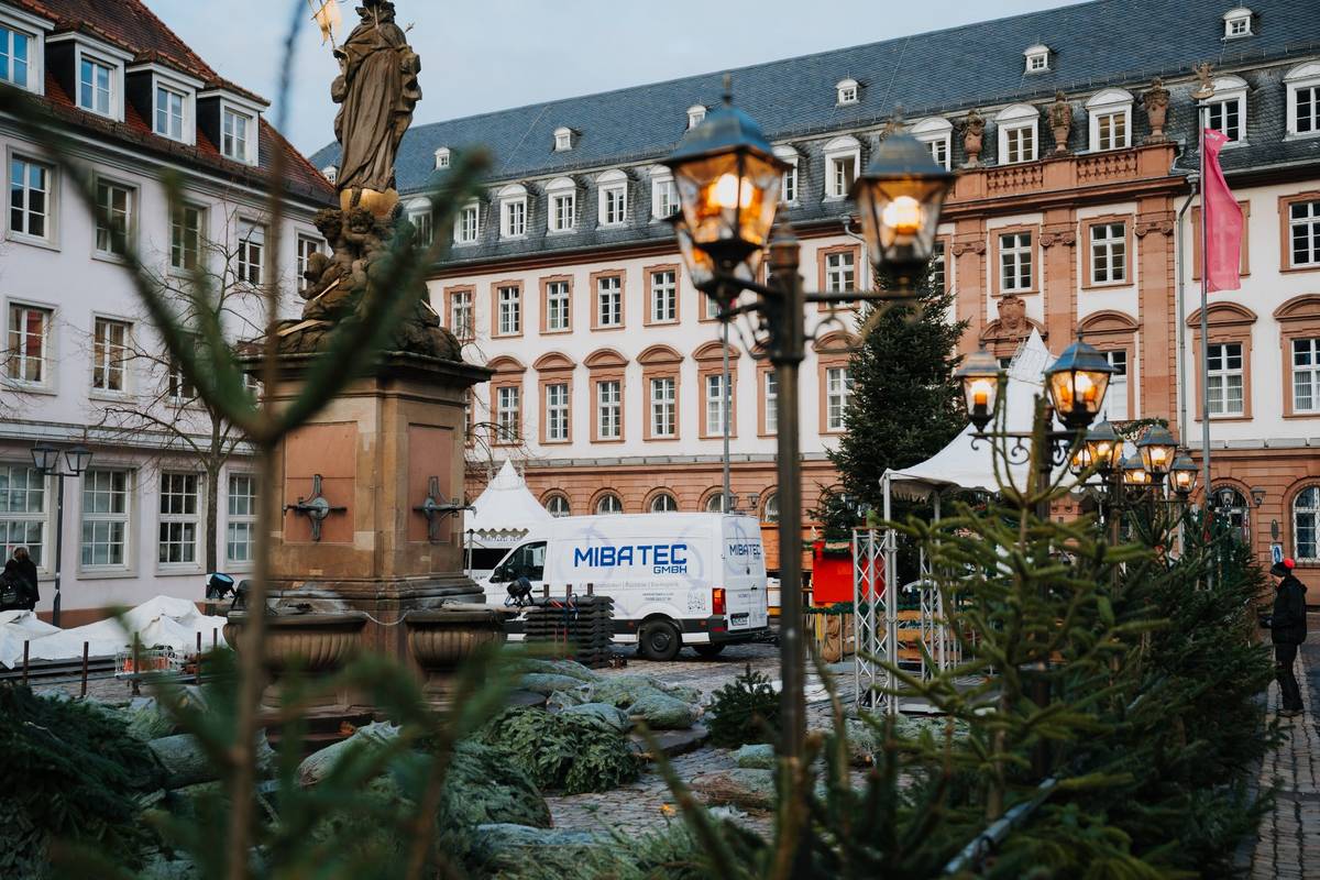 MIBA Tec Team vor Ort